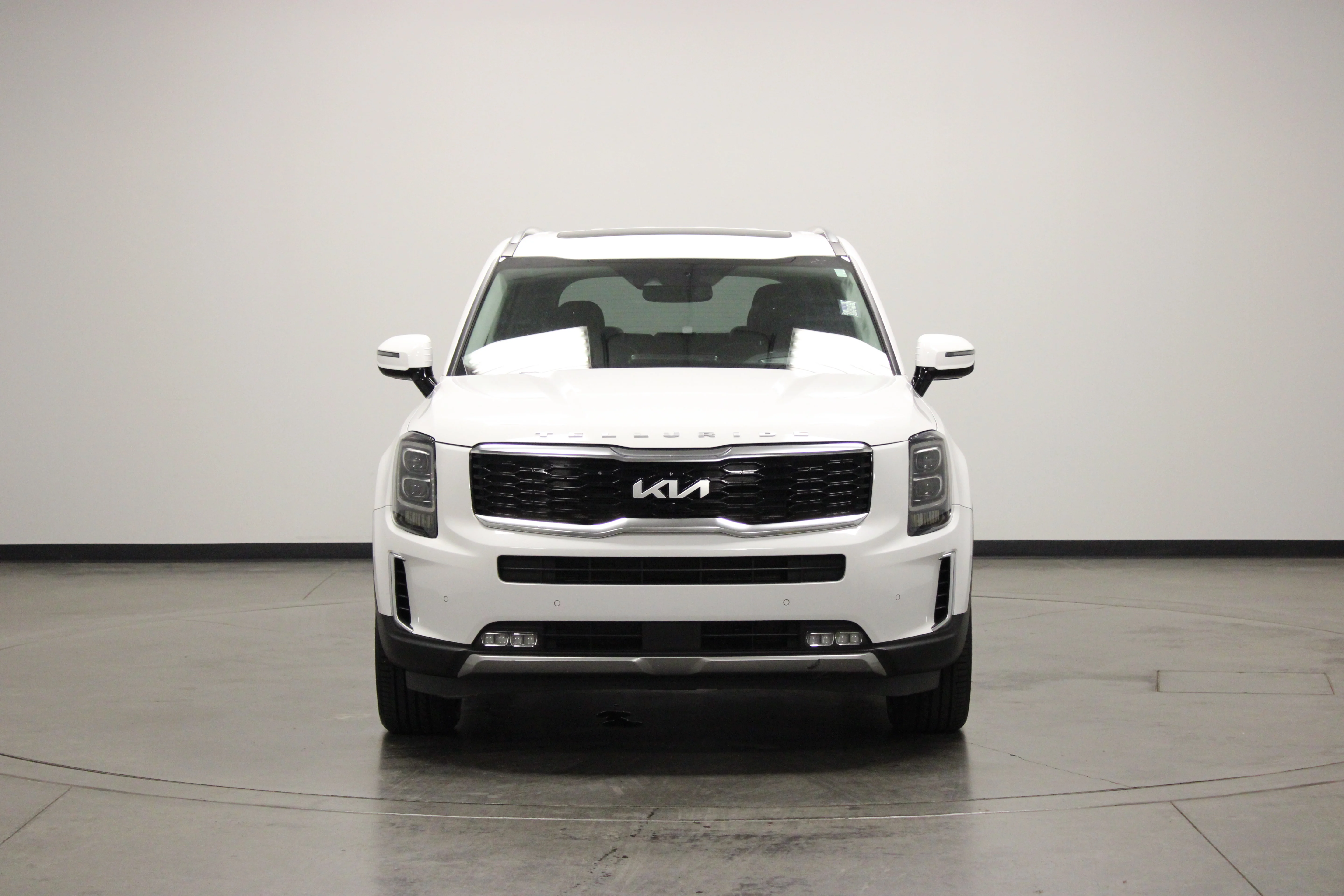 Used 2022 Glacial White Pearl Kia SX image 3