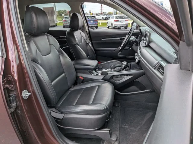 Used 2021 Purple Kia LX image 23