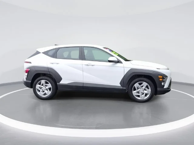 Used 2026 White Hyundai SE image 9