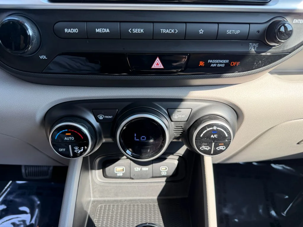 Used 2023 Shimmering Silver Hyundai SEL image 24