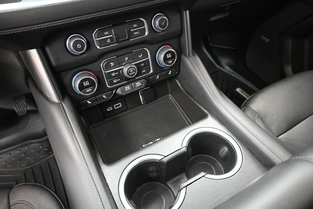 Used 2022 White Chevrolet Z71 image 29