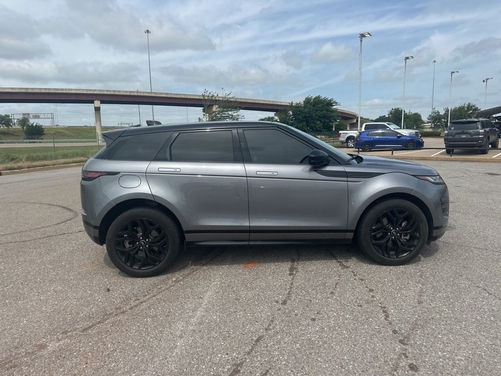 Used 2022 Gray Land Rover R-Dynamic SE image 3