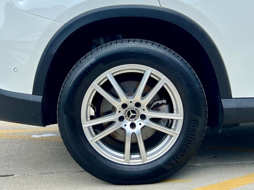 Certified Used 2023  Mercedes-Benz GLC 300 image 44