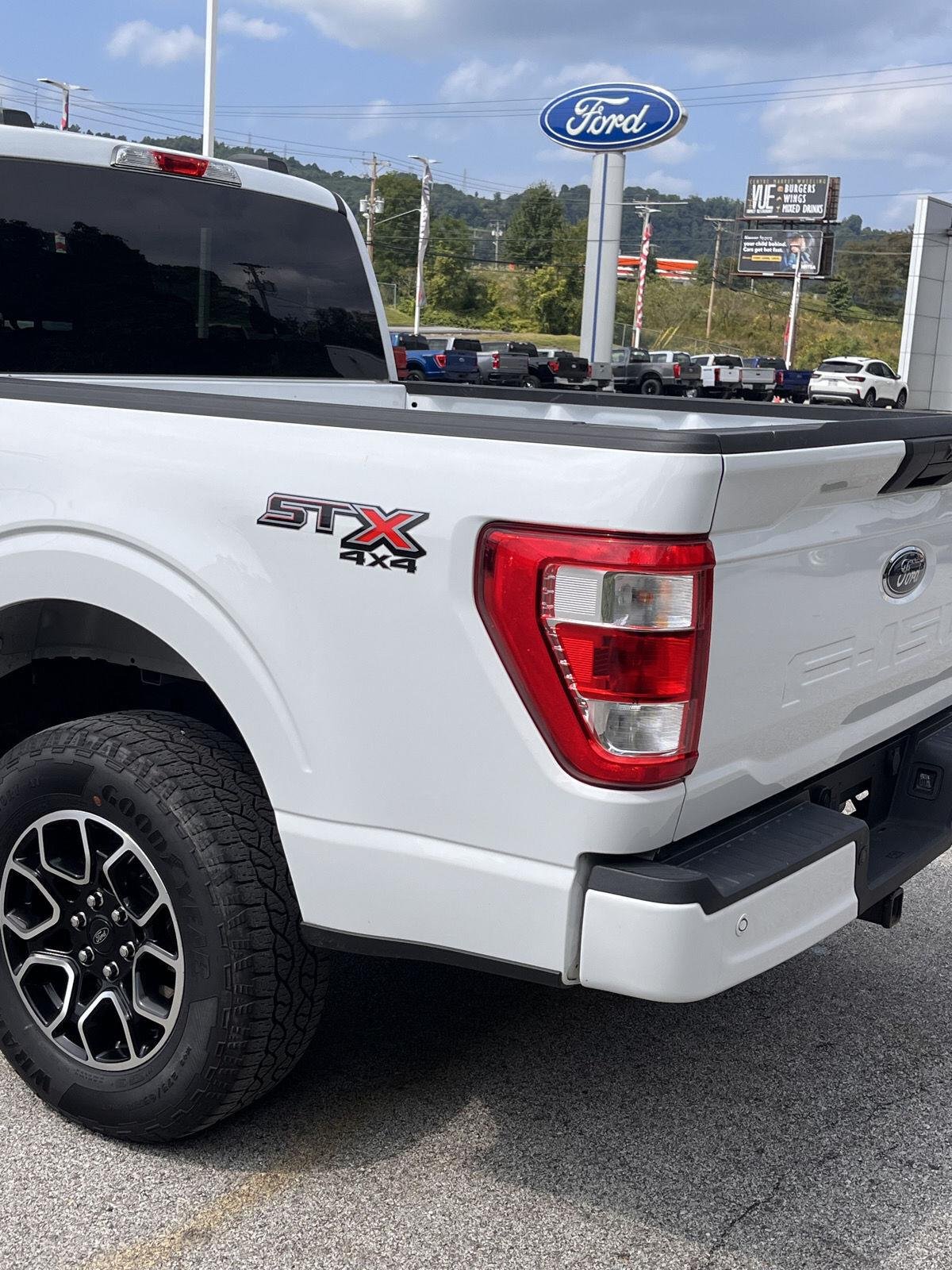 Used 2023 Oxford White Ford XL image 6