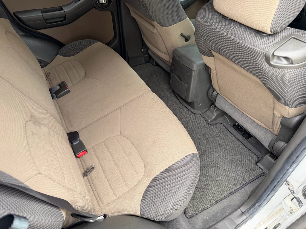 Used 2007 Avalanche Nissan S image 22