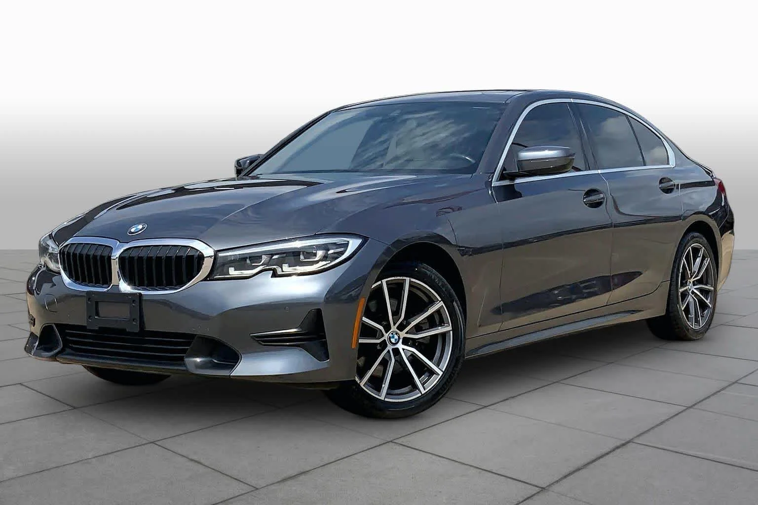 2020 BMW 3 Series 330i xDrive Sedan's photo