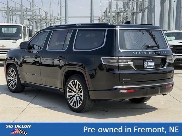Used 2023 Diamond Black Crystal Pearlcoat Jeep Series III image 8