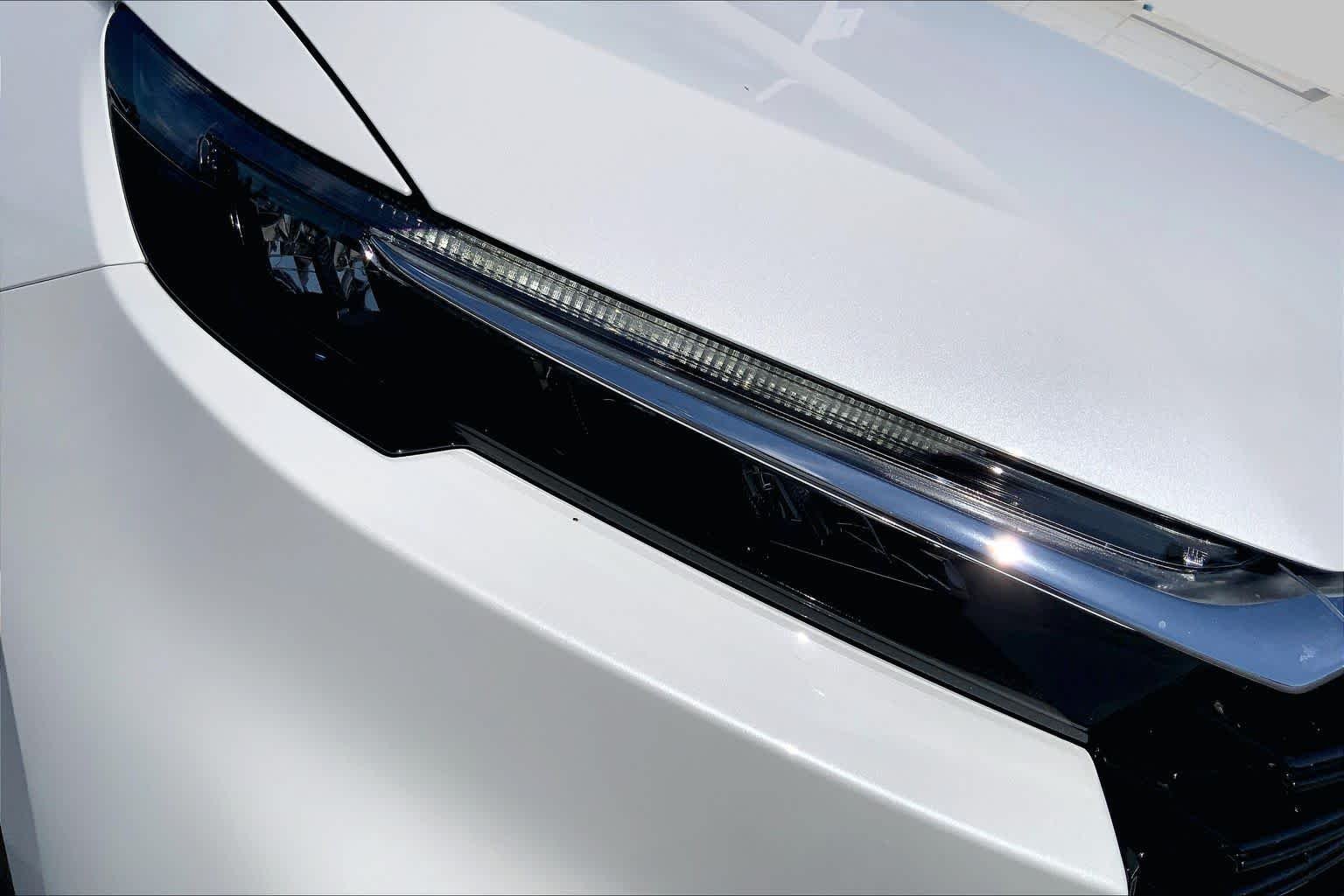 New 2026 Platinum White Pearl Honda EX-L image 13