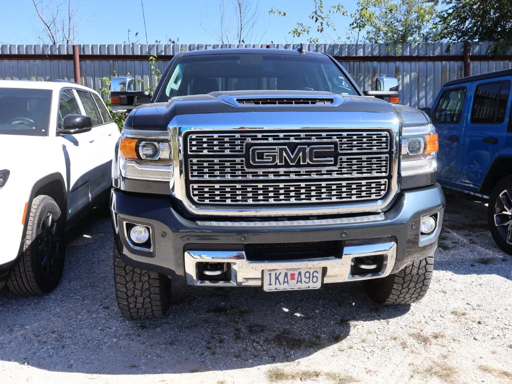 Used 2018 Gray GMC Denali image 13