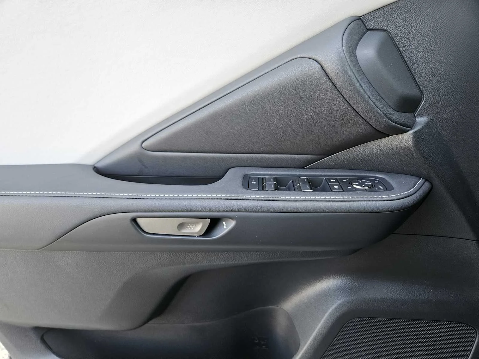Certified Used 2025 CAVIAR Lexus  image 18