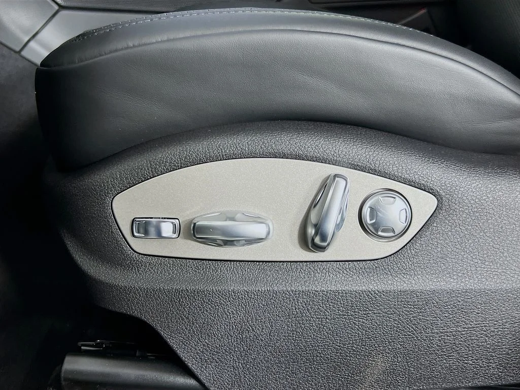 New 2026 White Porsche Base image 22