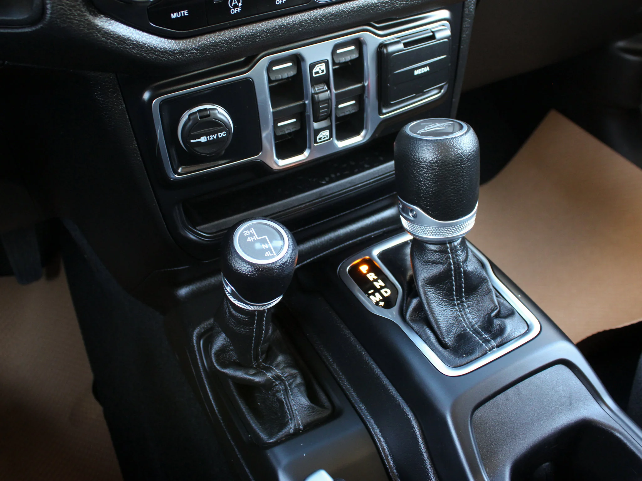 Certified Used 2024 Grey Jeep Sport S * V6 | Heated Seats | Adaptive Cruise | Apple CarPlay | Backup Camera image 26