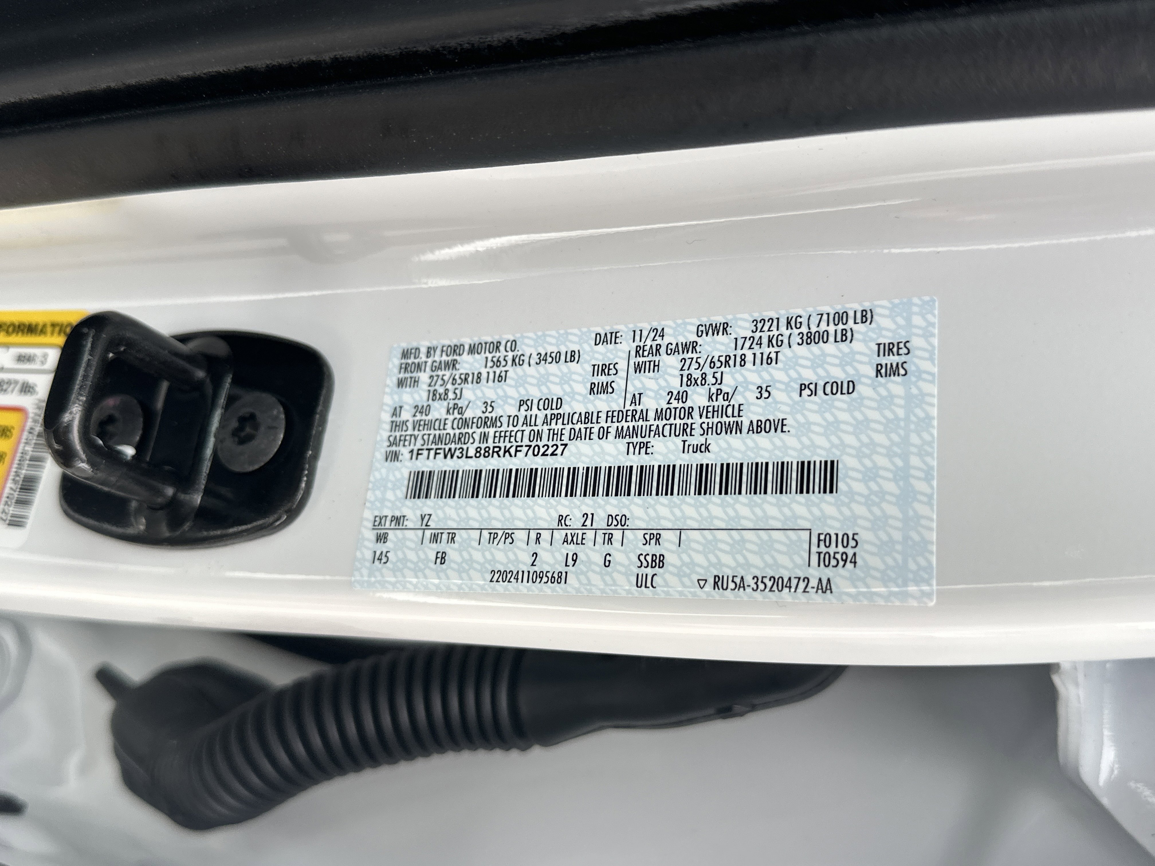Used 2024 OXFORD WHITE Ford XLT image 29