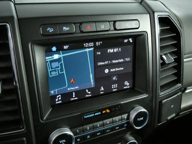 Used 2018 White Ford Limited image 24