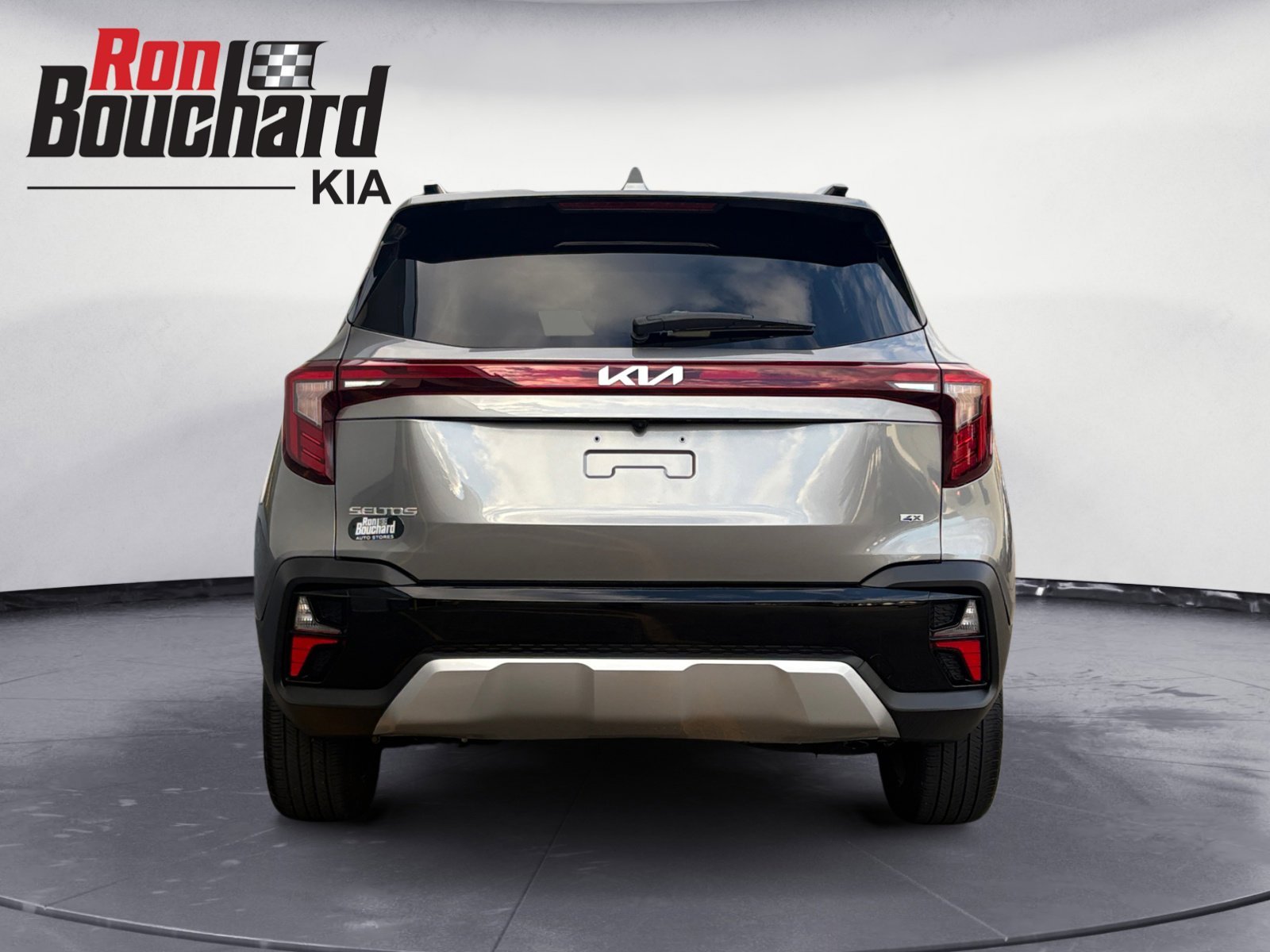 2024 Kia Seltos EX photo 2