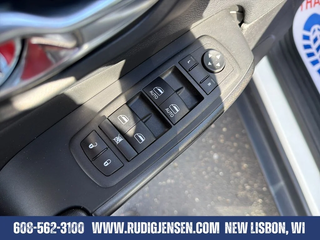 Used 2022 White Jeep Trailhawk image 11
