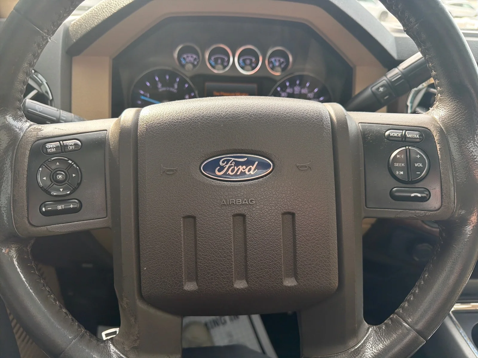 Used 2011 White Ford Lariat image 13