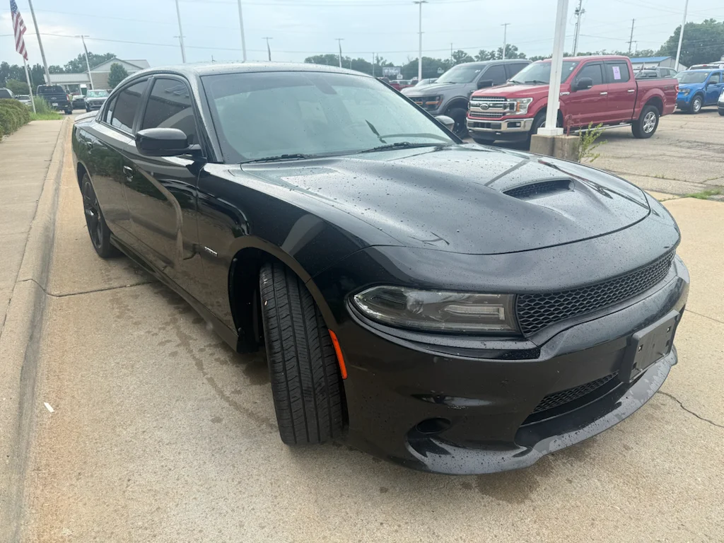 Used 2019 Pitch Black Clearcoat Dodge R/T image 4