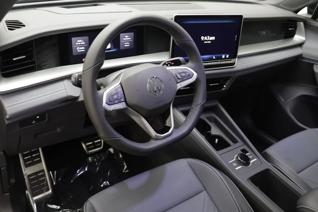 New 2026 Platinum Gray Volkswagen 2.0T SE R-Line Black image 7