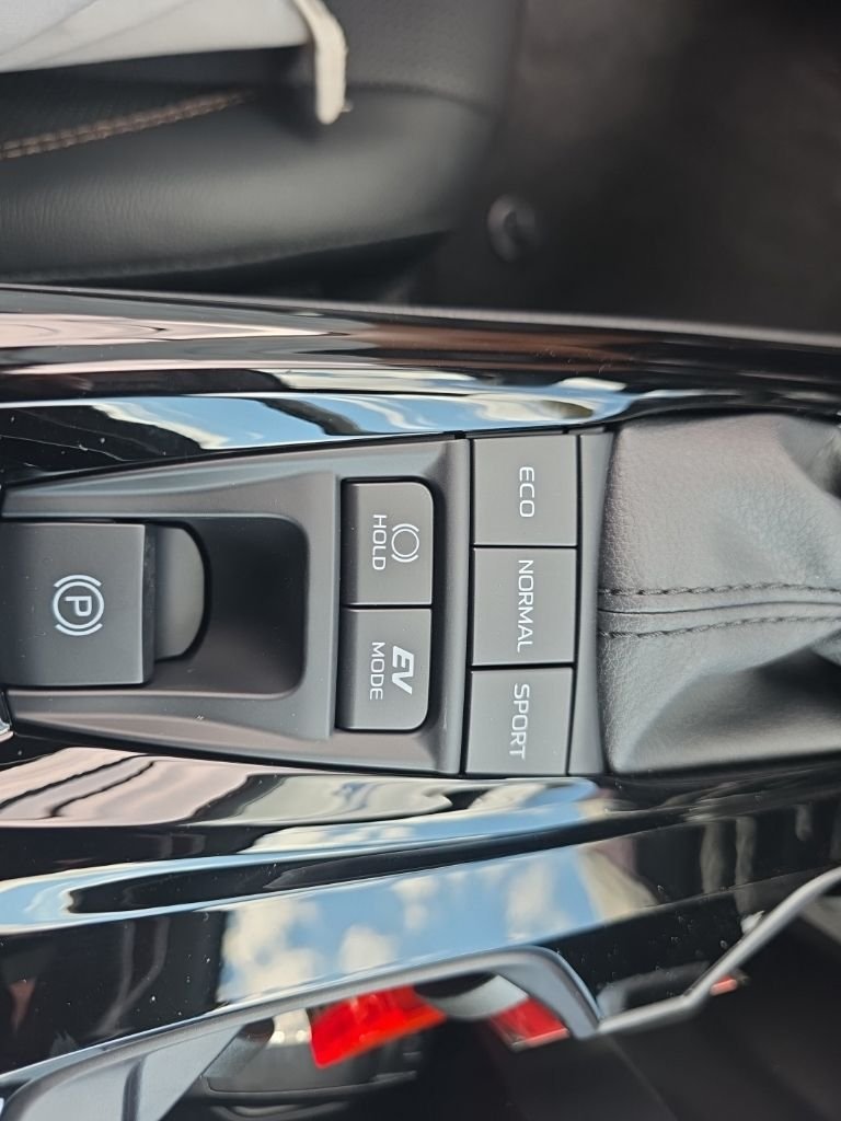 New 2026 Midnight Black Metallic Toyota XLE image 23