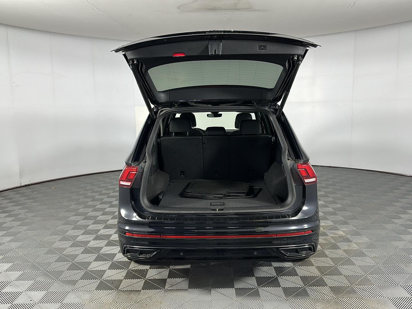 Used 2024 Deep Black Pearl Volkswagen SE R-Line Black image 26
