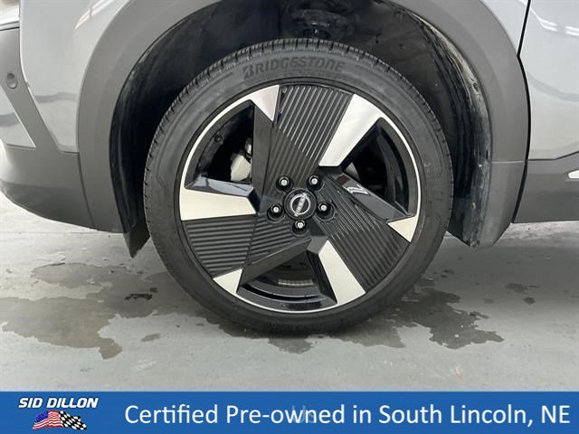 Used 2025 Gun Metallic/Scarlet Ember Tintcoat Nissan SR image 18