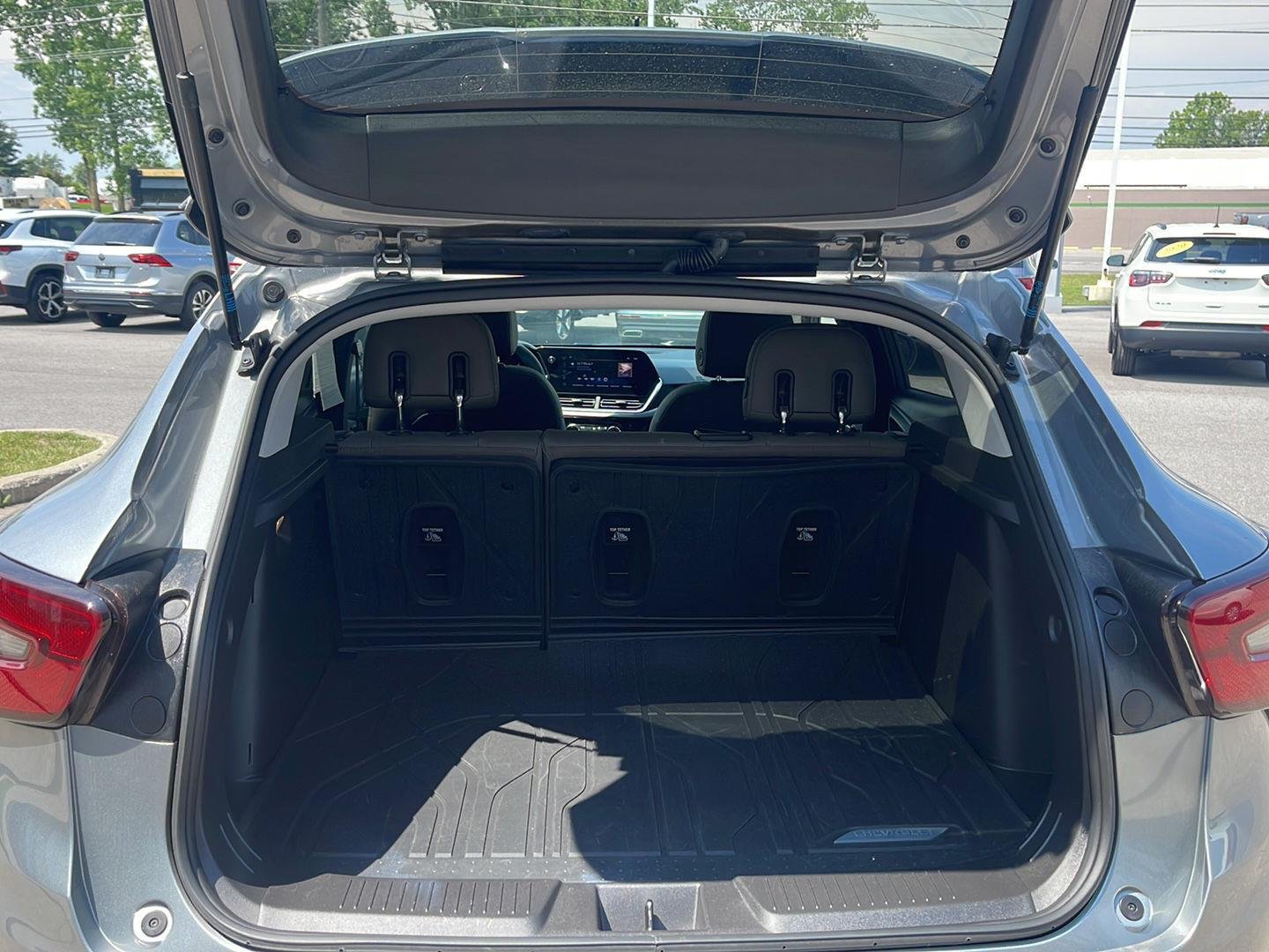 Used 2025 Sterling Gray Metallic Chevrolet ACTIV image 7