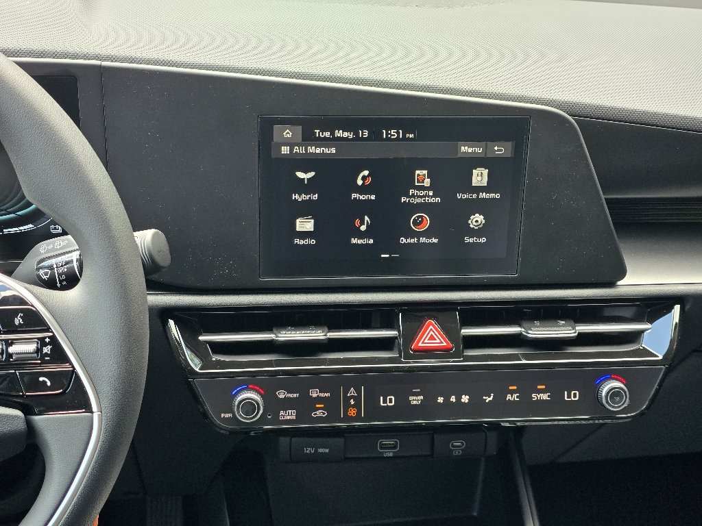 2025 Kia Niro LX - Photo 8