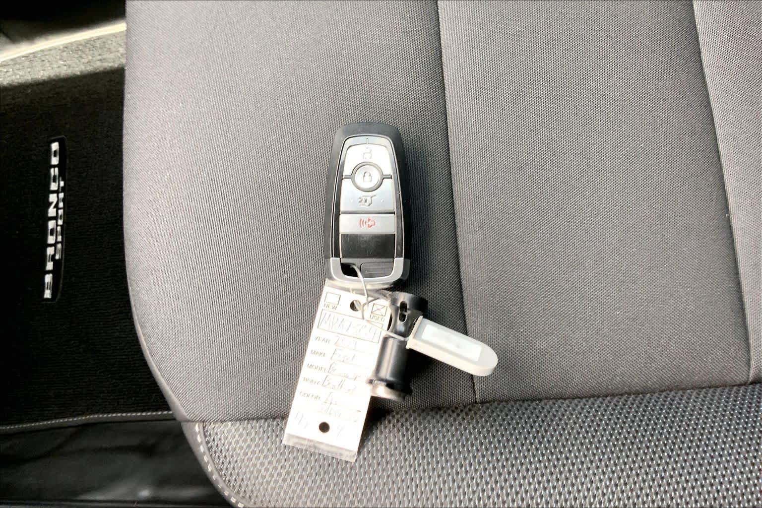 Used 2021 Iconic Silver Metallic Ford Badlands image 15