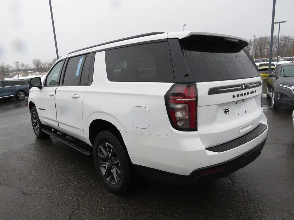 Used 2024 Summit White Chevrolet Z71 image 7