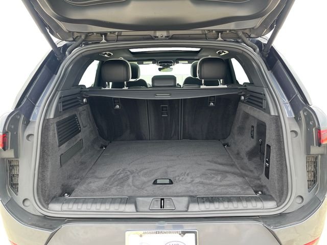 Used 2023 Blue Land Rover SE Dynamic image 18