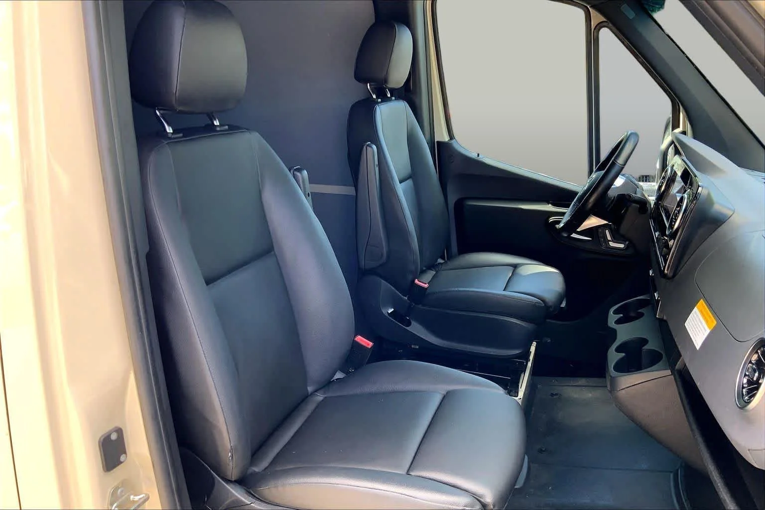 Used 2025 Pebble Grey Mercedes-Benz  image 8