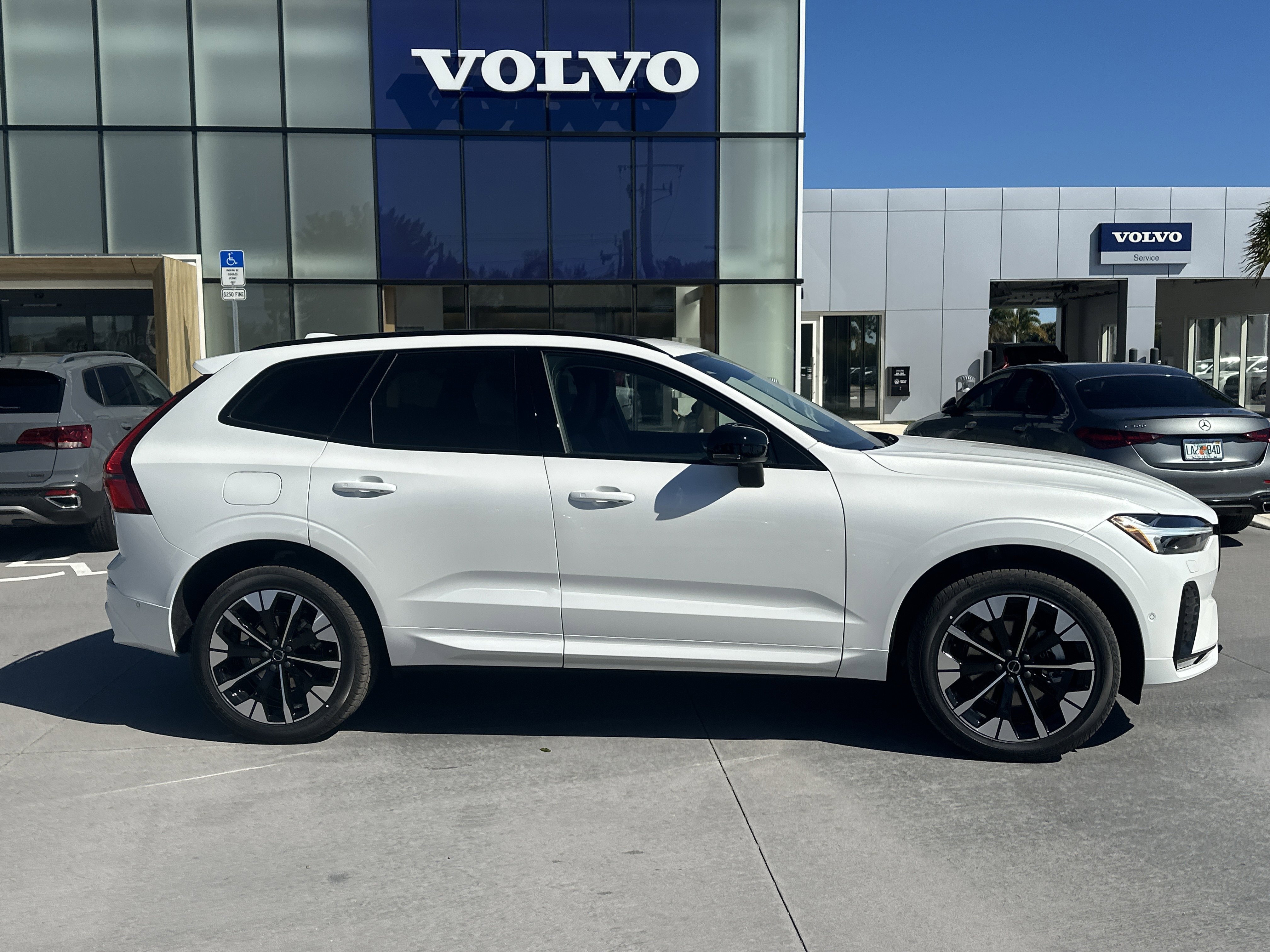 New 2026  Volvo Plus image 5
