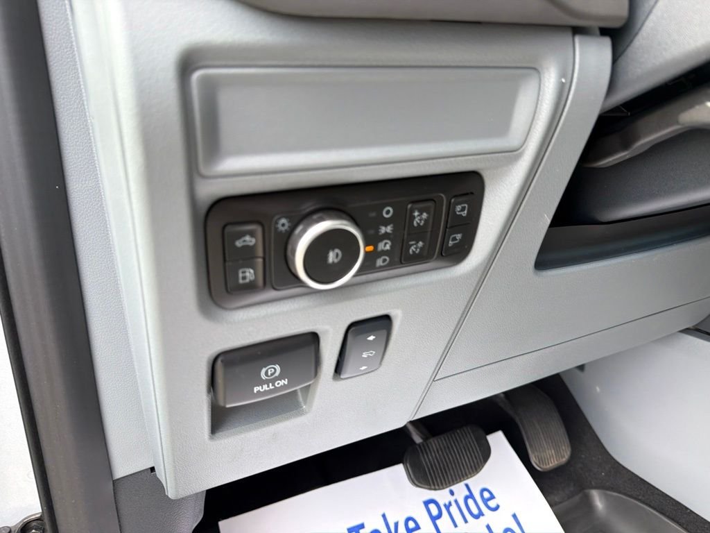 Certified Used 2025 White Metallic Ford XLT image 34