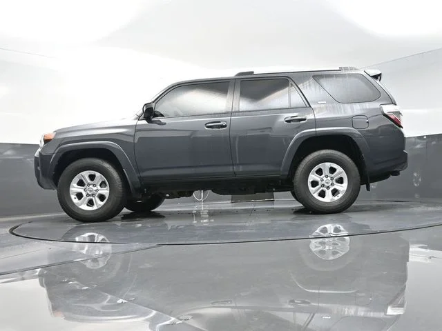 Used 2024  Toyota SR5 image 34