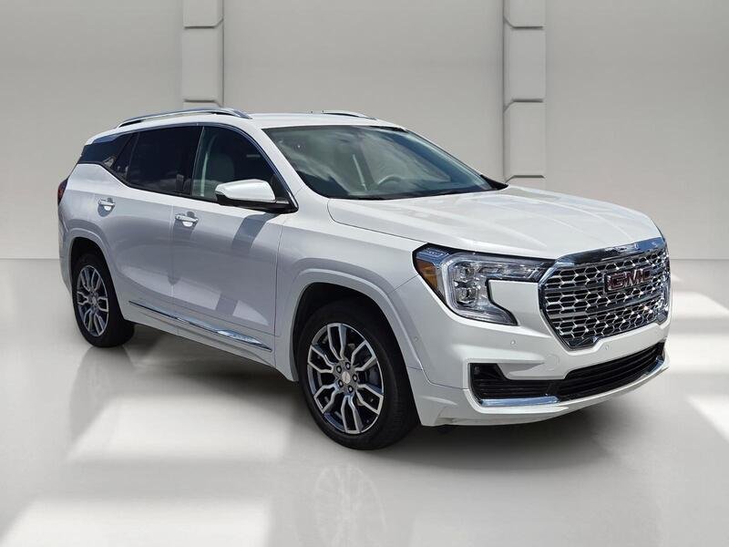 Used 2022 White Frost GMC AWD 4DR DENALI image 7