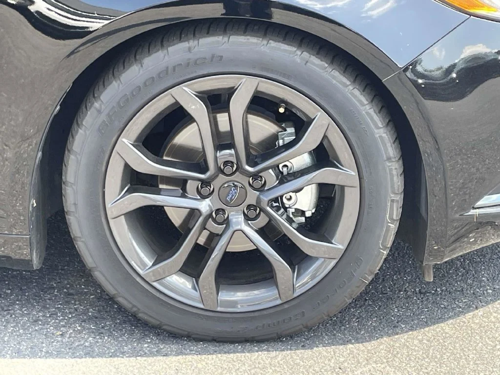 Used 2018 Black Ford SE image 10