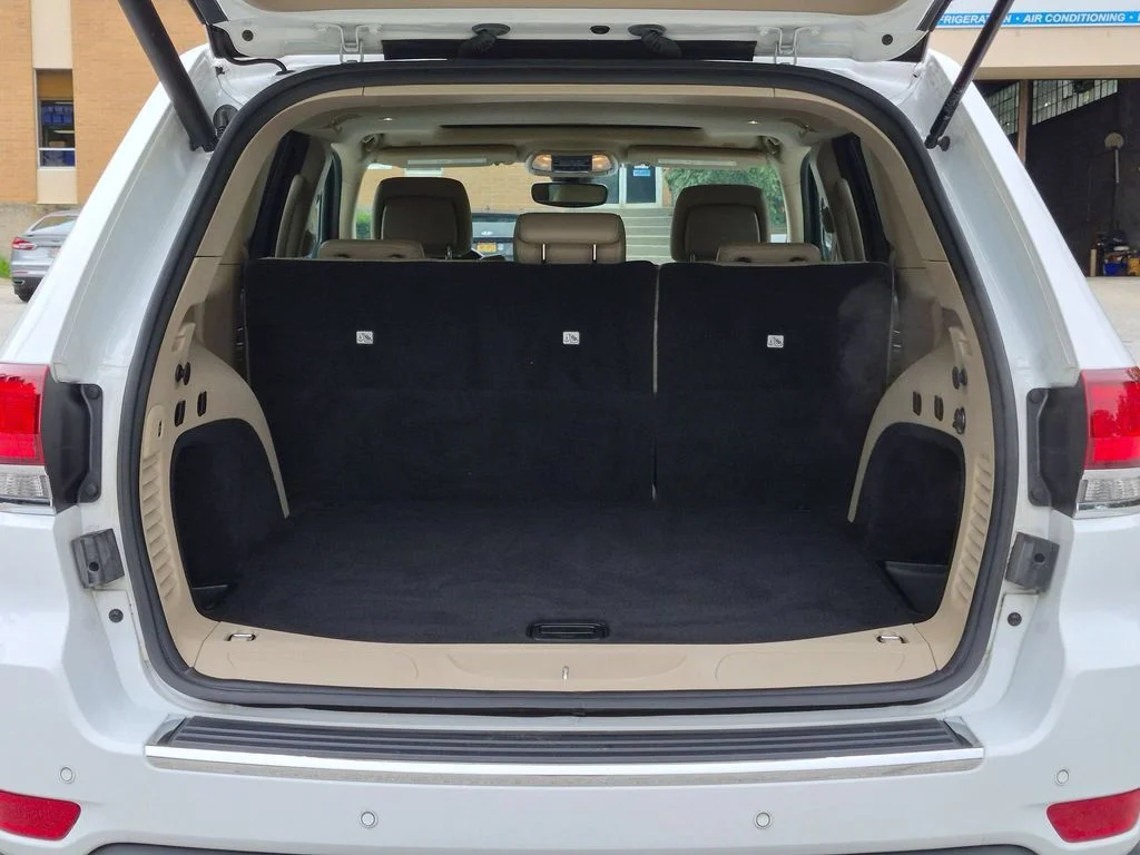 Used 2021 White Jeep Limited image 6