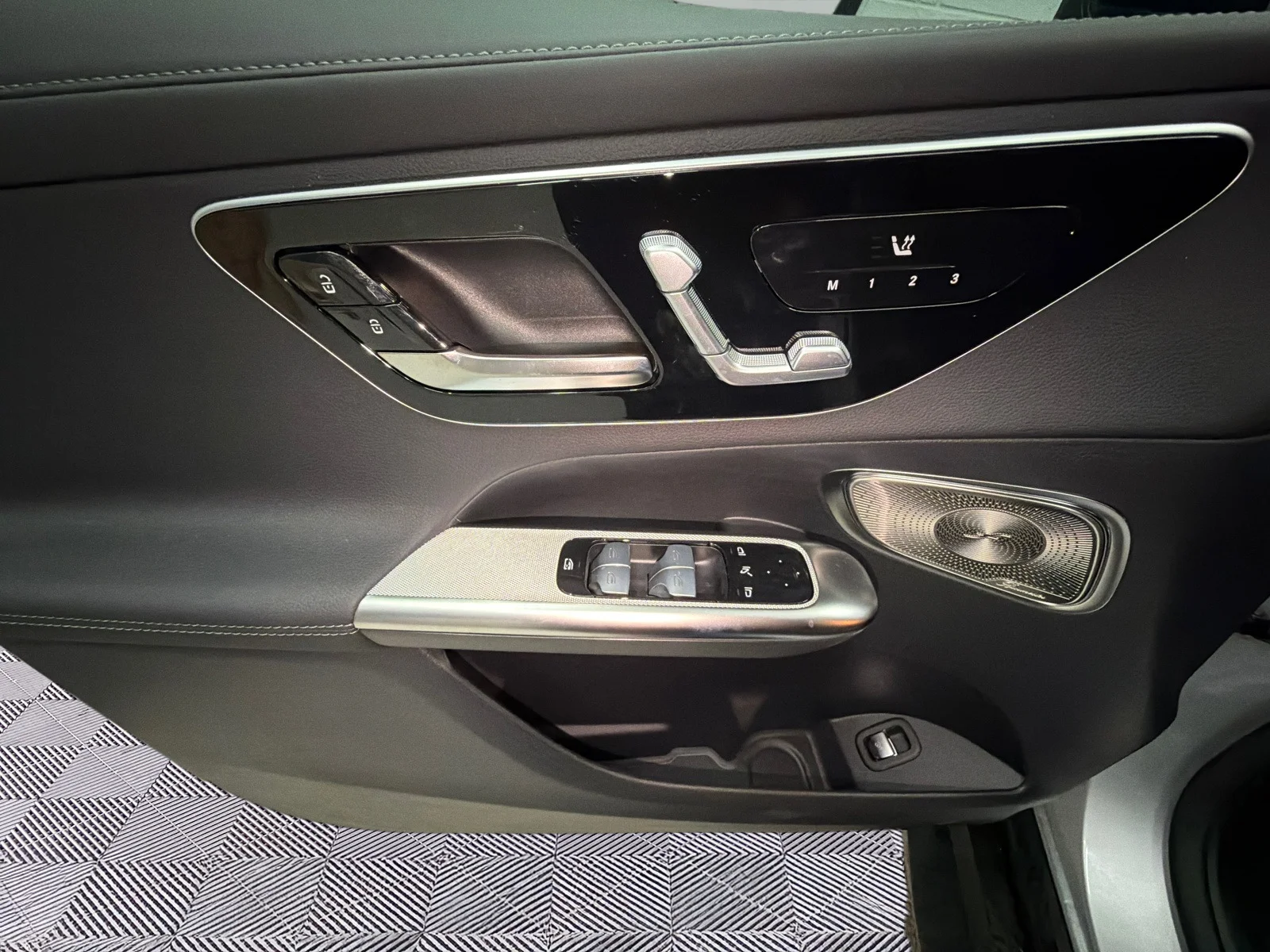 New 2026 Silver Mercedes-Benz GLC 300 4MATIC SUV image 9