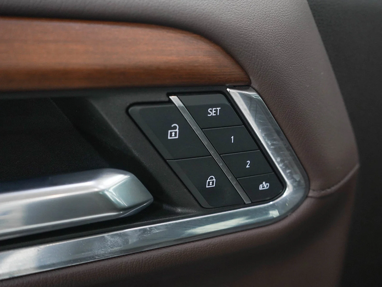 Used 2023 White Frost GMC Denali image 21