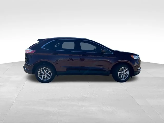 Used 2022 Red Ford SEL image 12