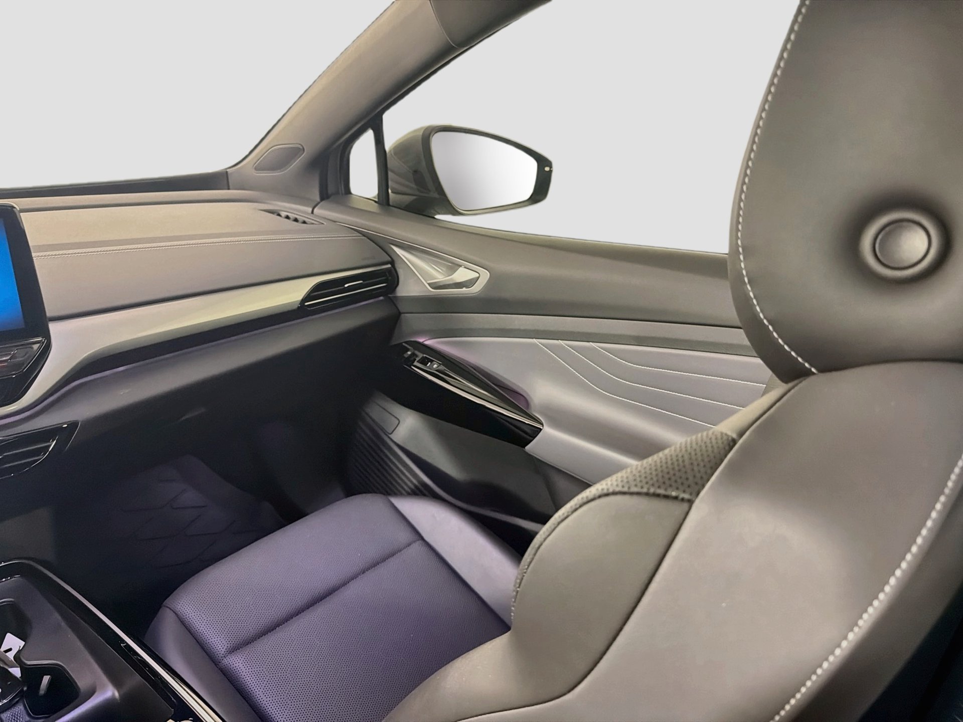 Certified Used 2023 Silver Volkswagen S image 23