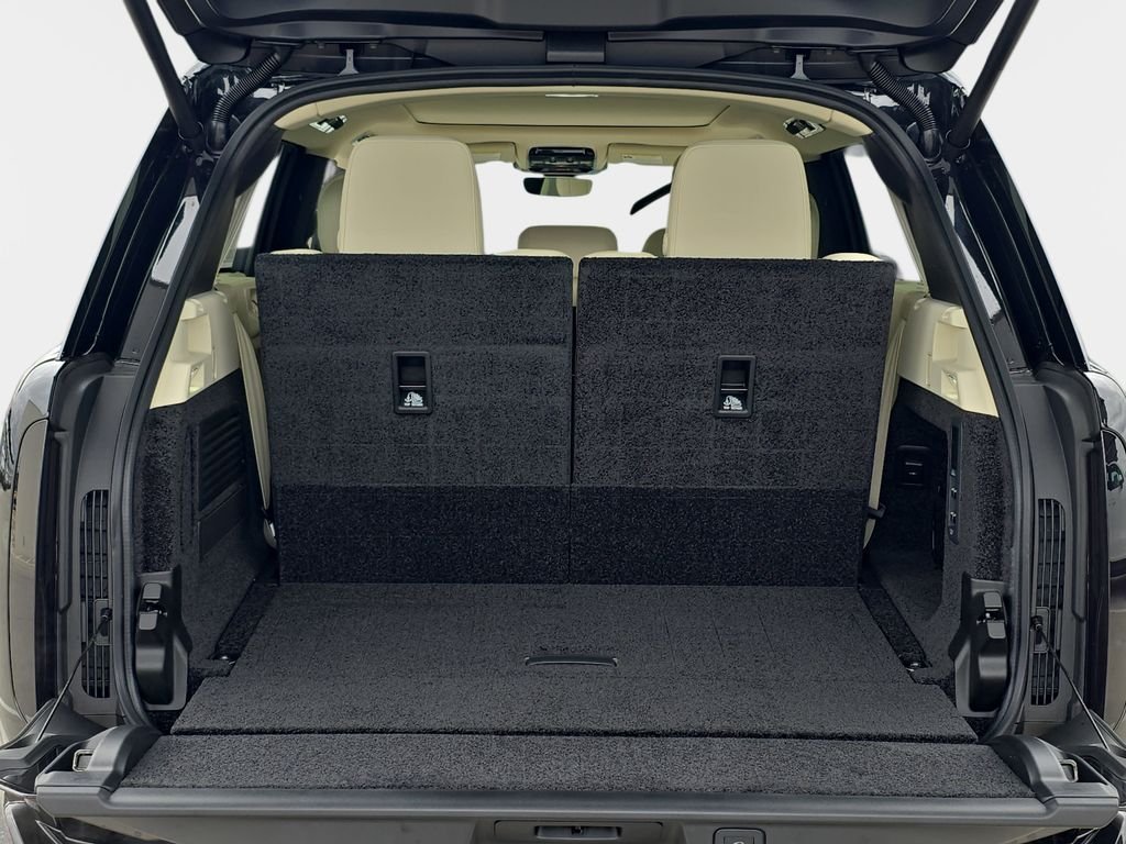 New 2026 Santorini Black Land Rover SE LWB image 15