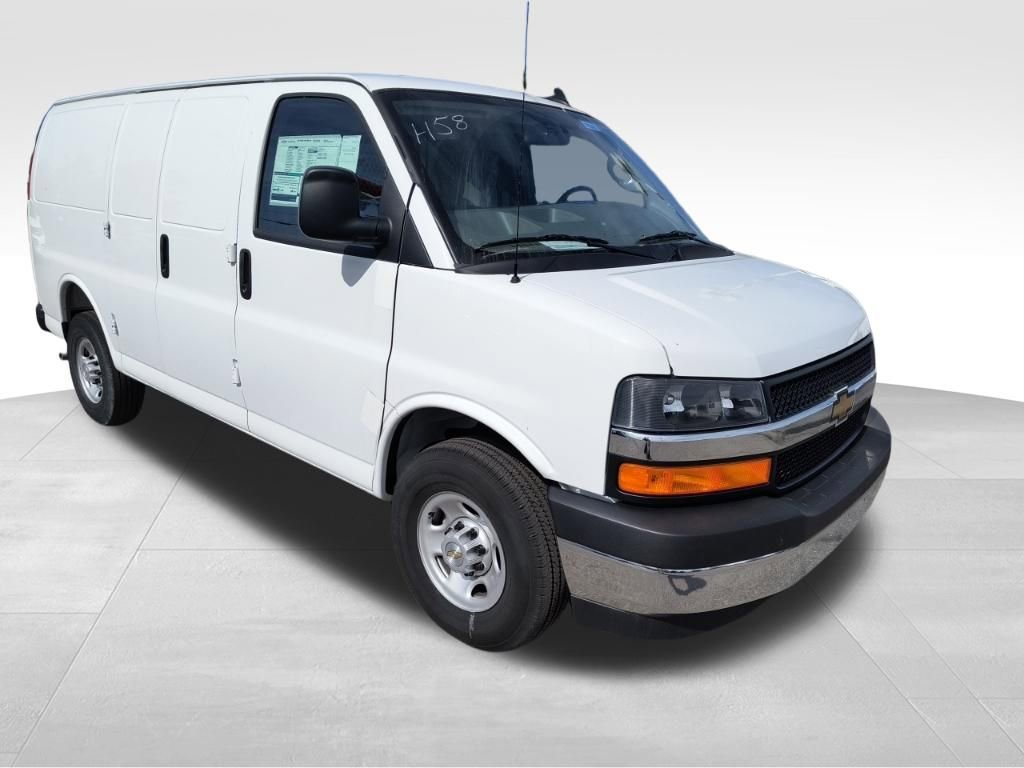 2025 Chevrolet Express 2500 Work Van HD's photo