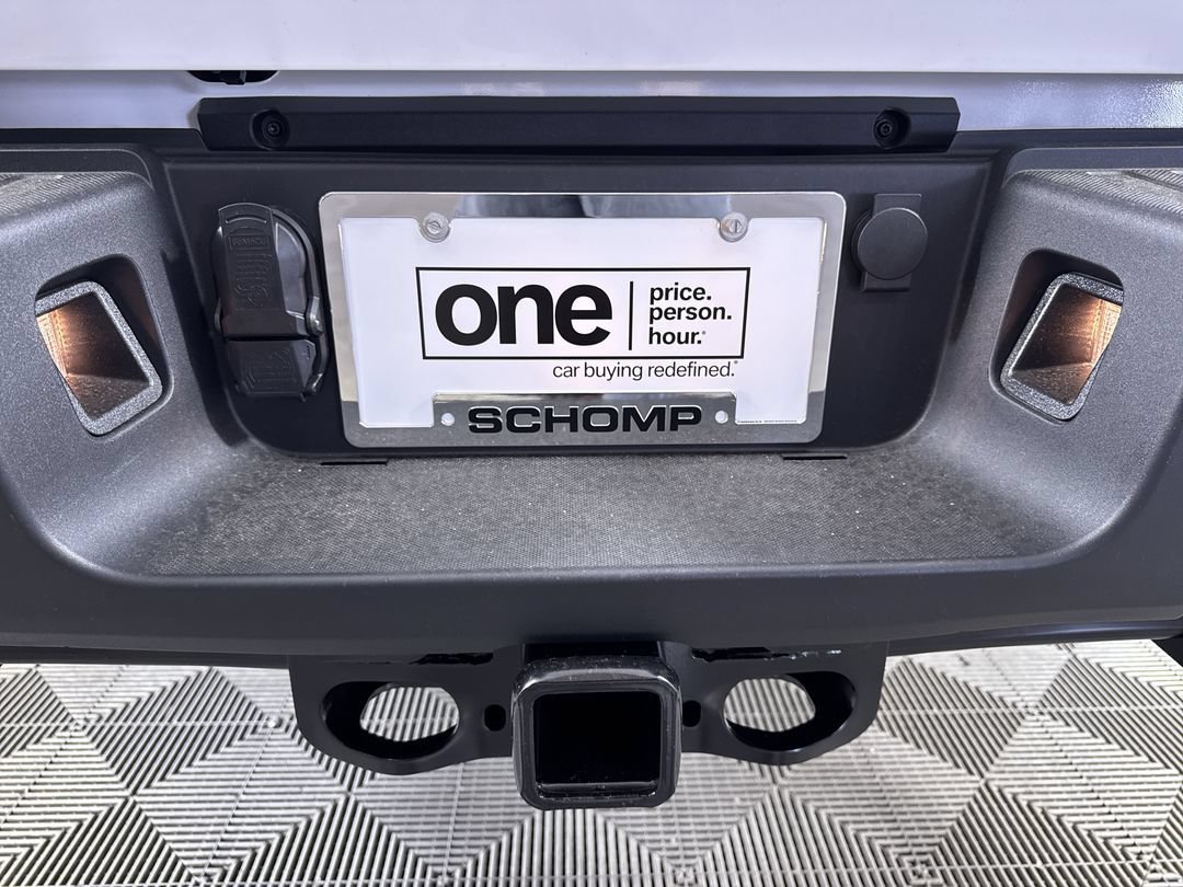 New 2026 Oxford White Ford XLT image 23