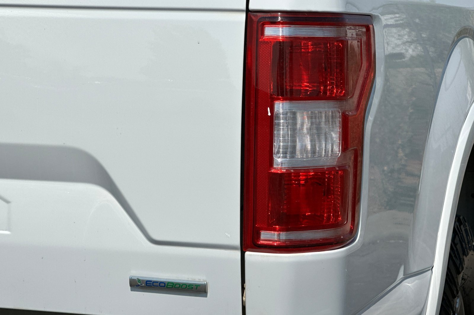 Used 2019 White Ford Lariat image 26