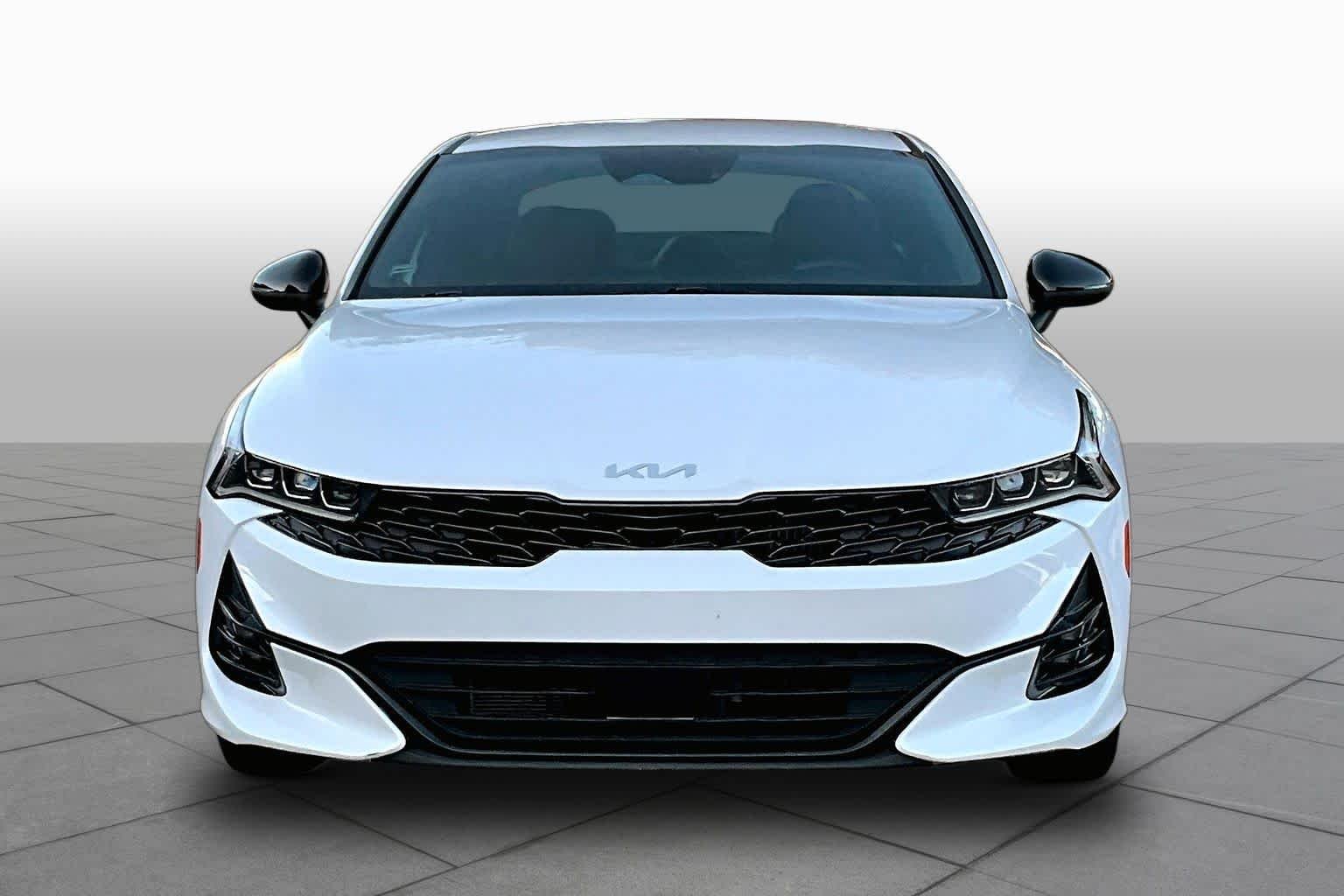 Used 2023 Glacial White Pearl Kia GT-Line image 4