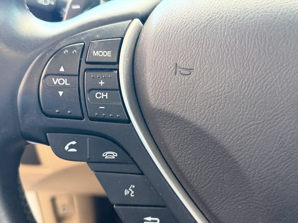 Used 2014 White Acura Technology Package image 23