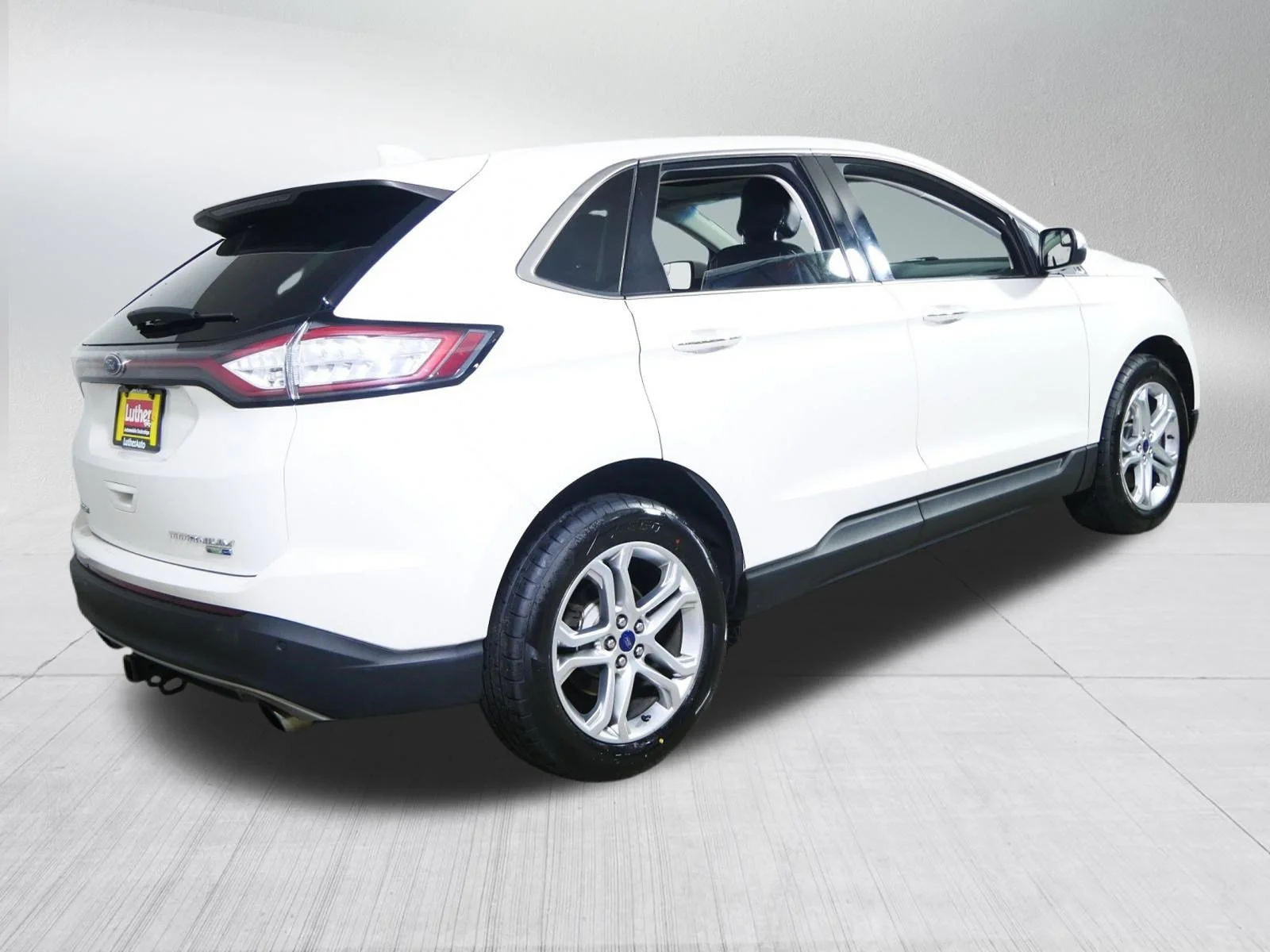 Used 2018 White Platinum Metallic Tri-Coat Ford Titanium image 7