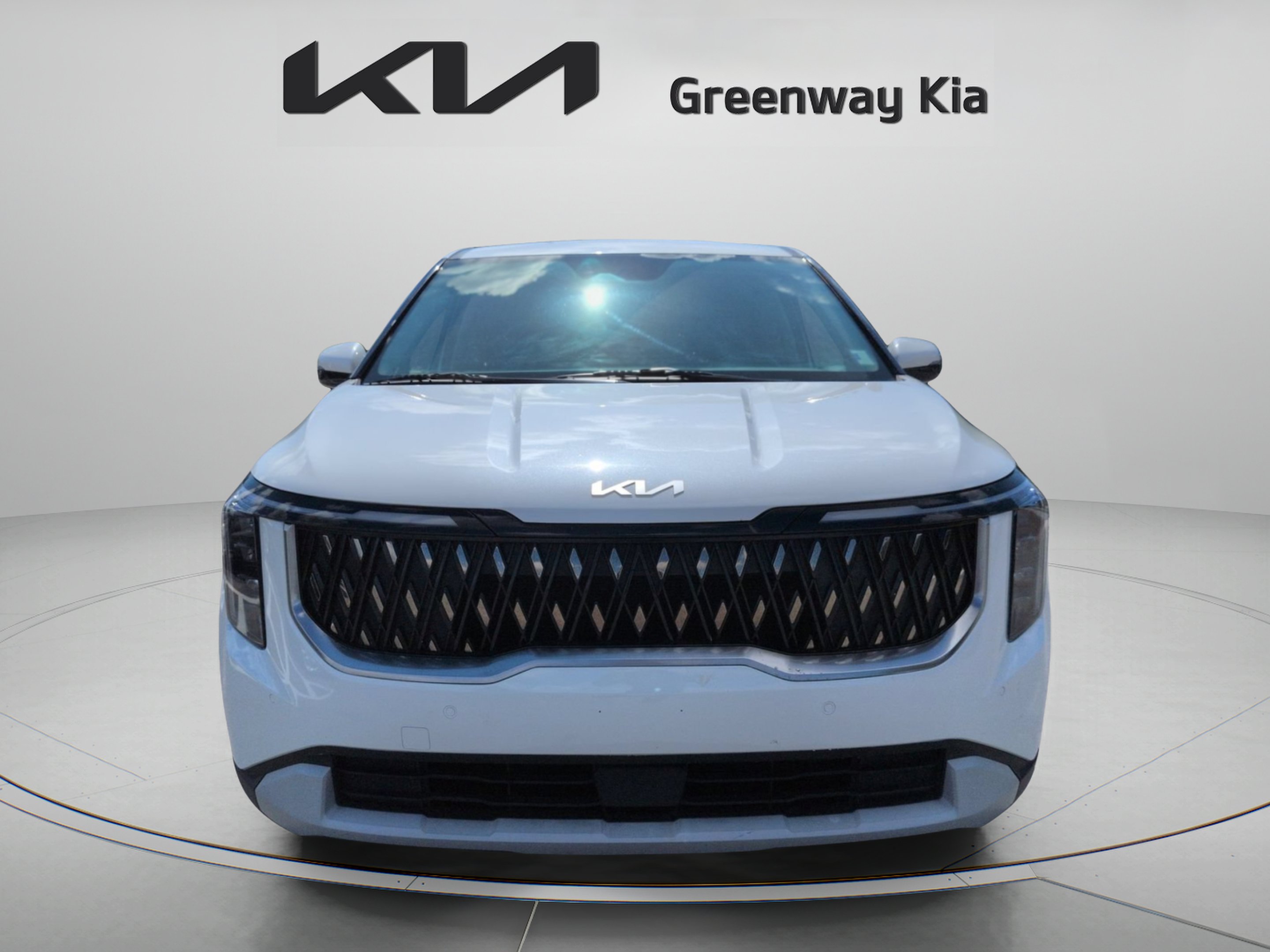Certified Used 2025 Snow White Pearl Kia LXS image 3